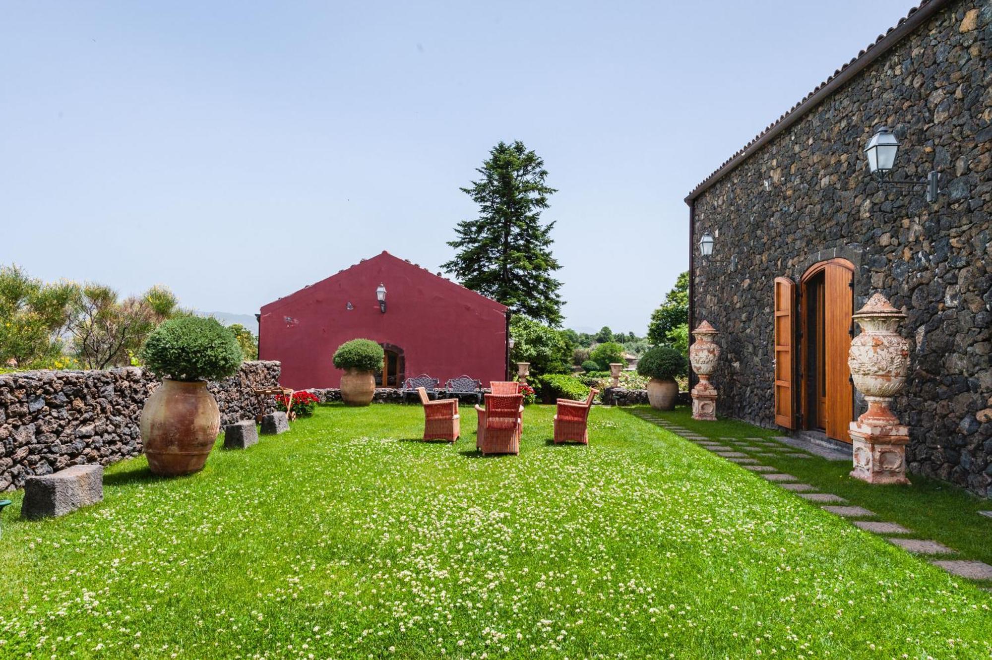Terrazze Dell'Etna - Country Rooms And Apartments Рандаццо Екстер'єр фото